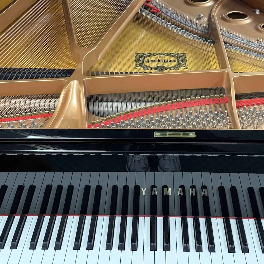 yamaha piano, model c5 polished ebony, 1996